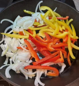 easy fajita style shrimp and grits cook veggies