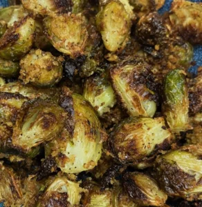 garlic parm roasted brussels sproutsv2