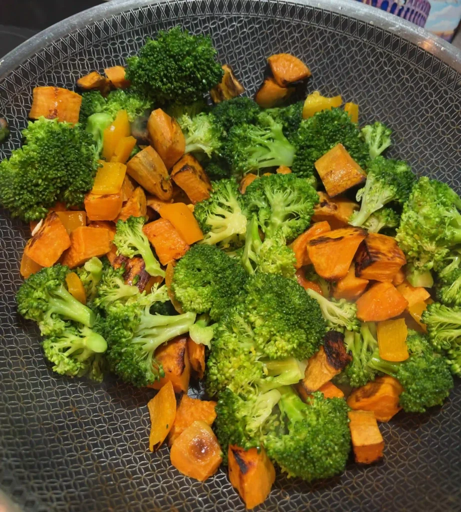 sweet and spicy chicken with mixed vegetables stir fry vegie